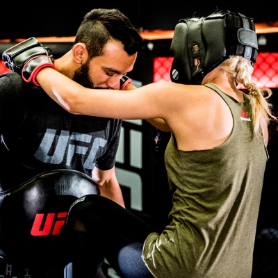 Боксерский шлем UFC UHK-69759/UHK-9009324